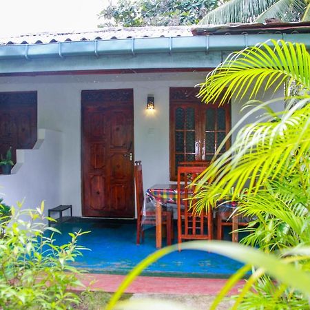 Sun Flower Homestay Сигирия Экстерьер фото