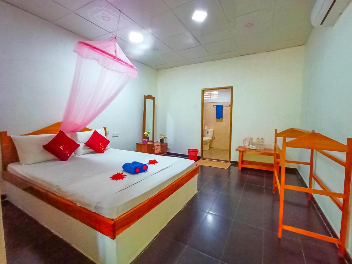 Sun Flower Homestay Сигирия Экстерьер фото