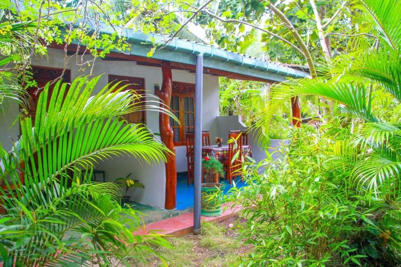 Sun Flower Homestay Сигирия Экстерьер фото