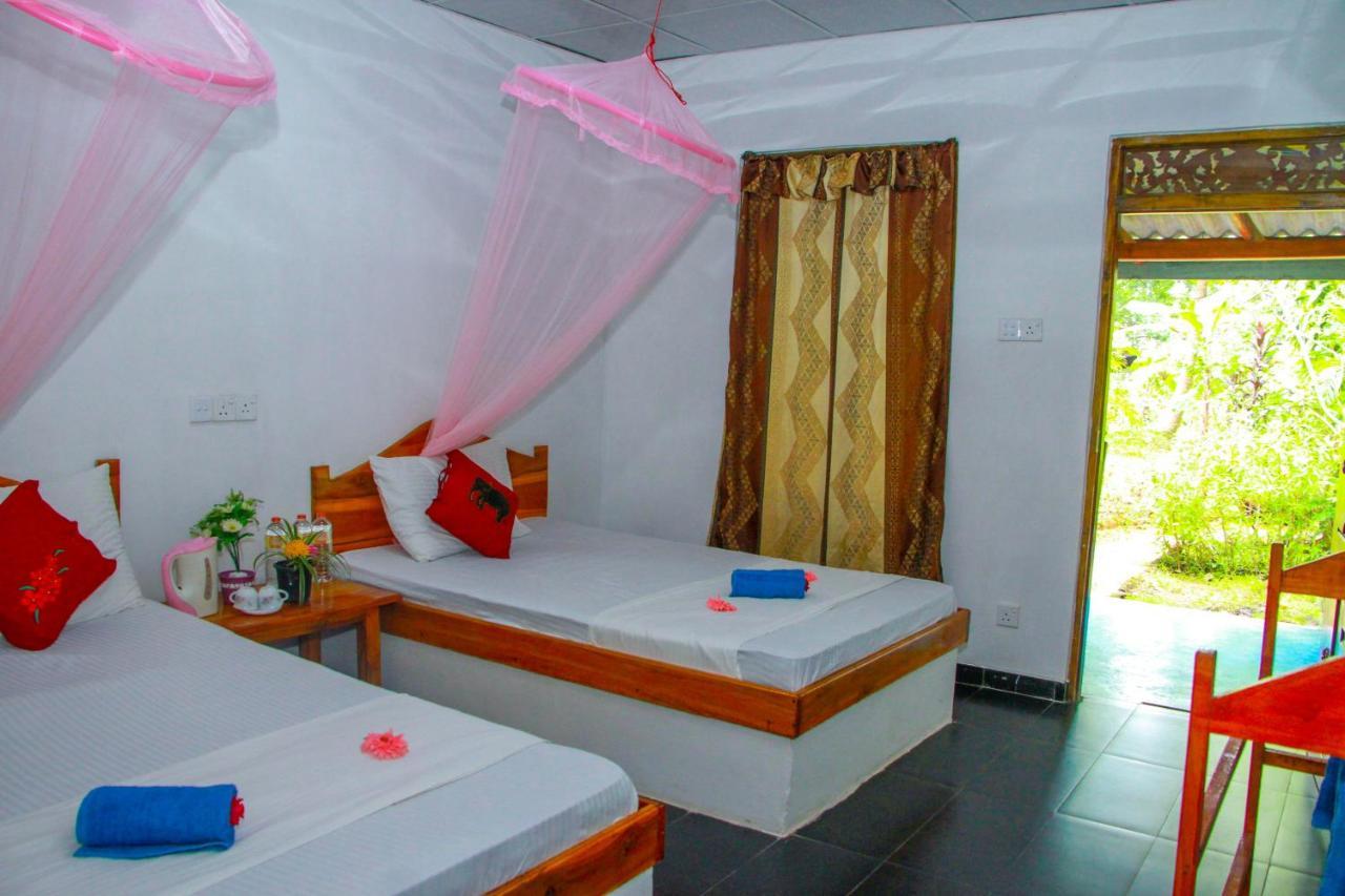 Sun Flower Homestay Сигирия Экстерьер фото